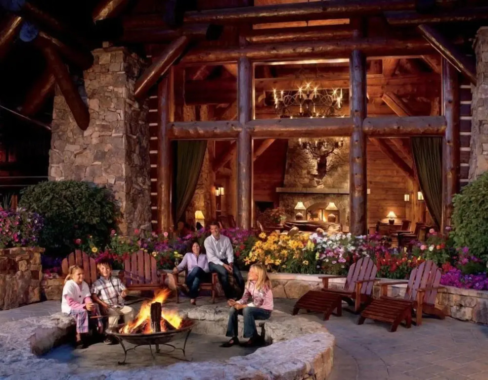 Bachelor Gulch Ritz-carlton Hotel Room With Ski in, Ski out Access, Hot Tub, and Full Service Spa
