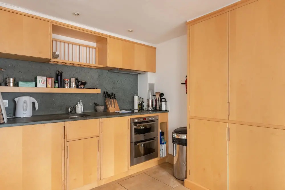 Perfectly Placed Central London Flat for 2