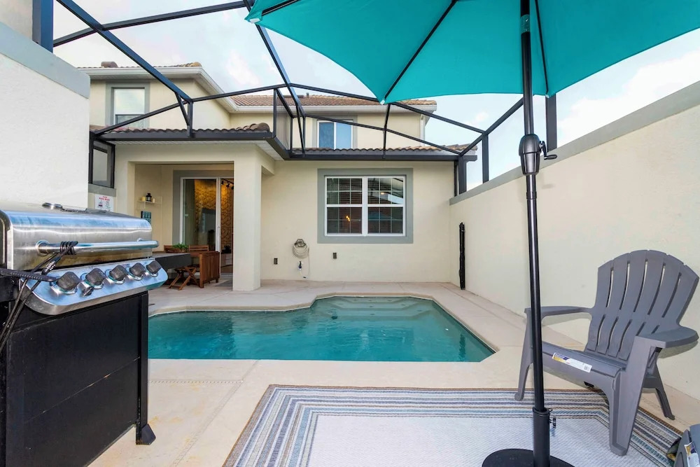 Magnificent 5Bd w Pool Storey Lake 4800