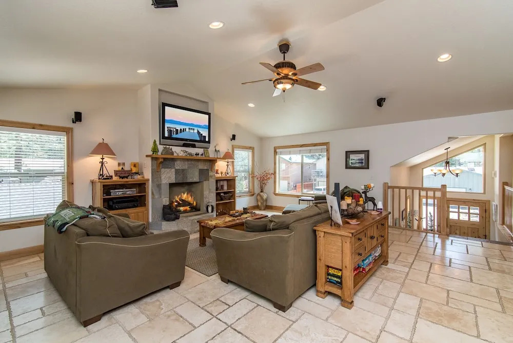 Pet Friendly South Tahoe House by RedAwning