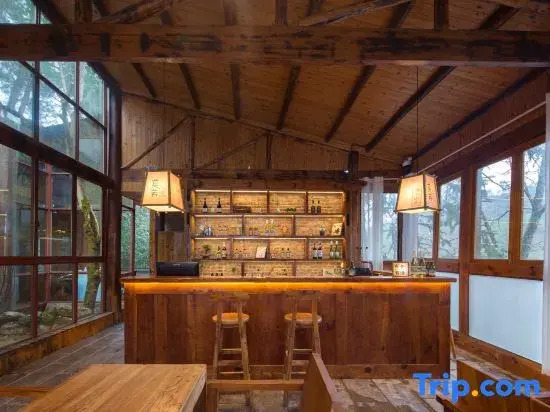 ASTRIA | Moruo Qixin Mountain House (Zhangjiajie National Forest Park West Gate)