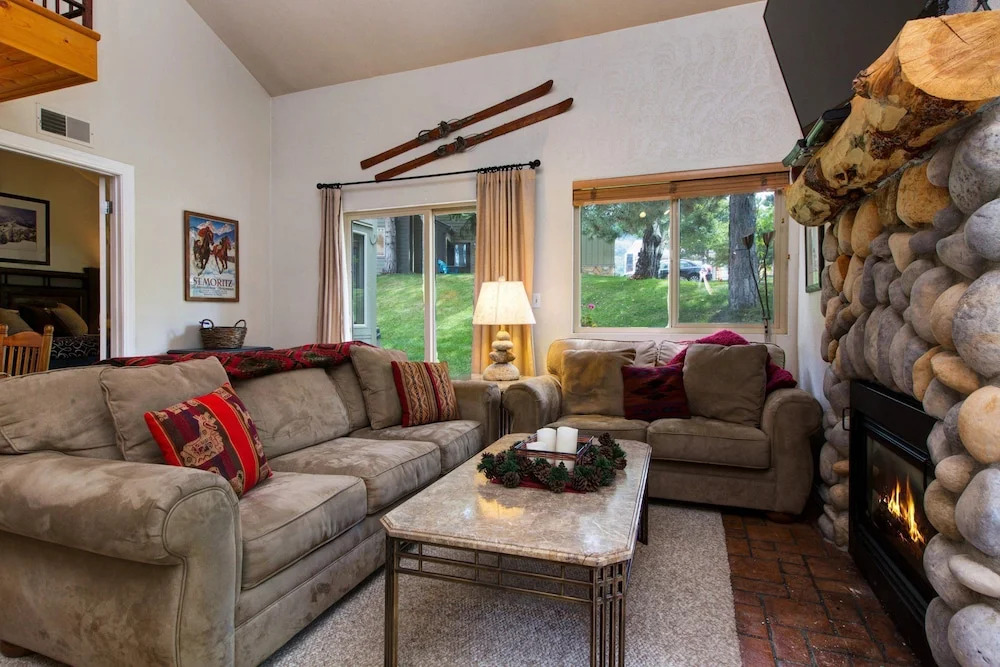 3BR Park City Condo Steps from the Lift by RedAwning