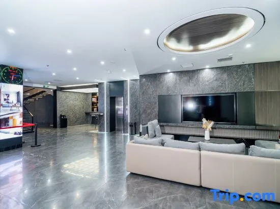 Yongguang Smart Hotel (Zhoukou Wuyi Square Passenger Transport Center Station)