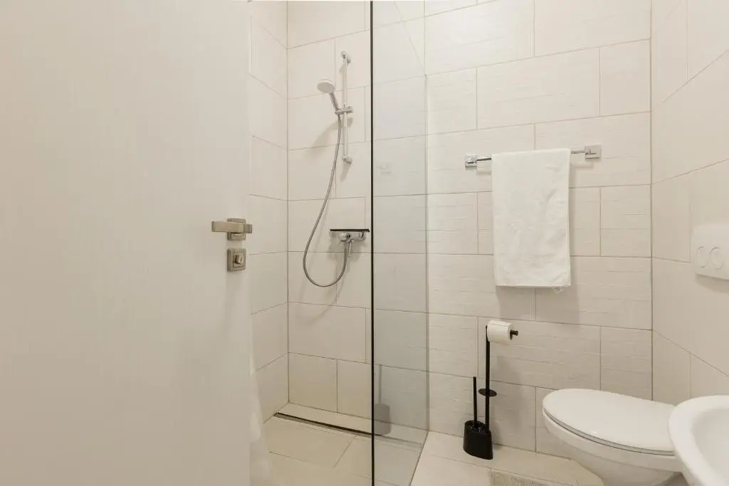 Essenza Charming Two Bedroom Apartment