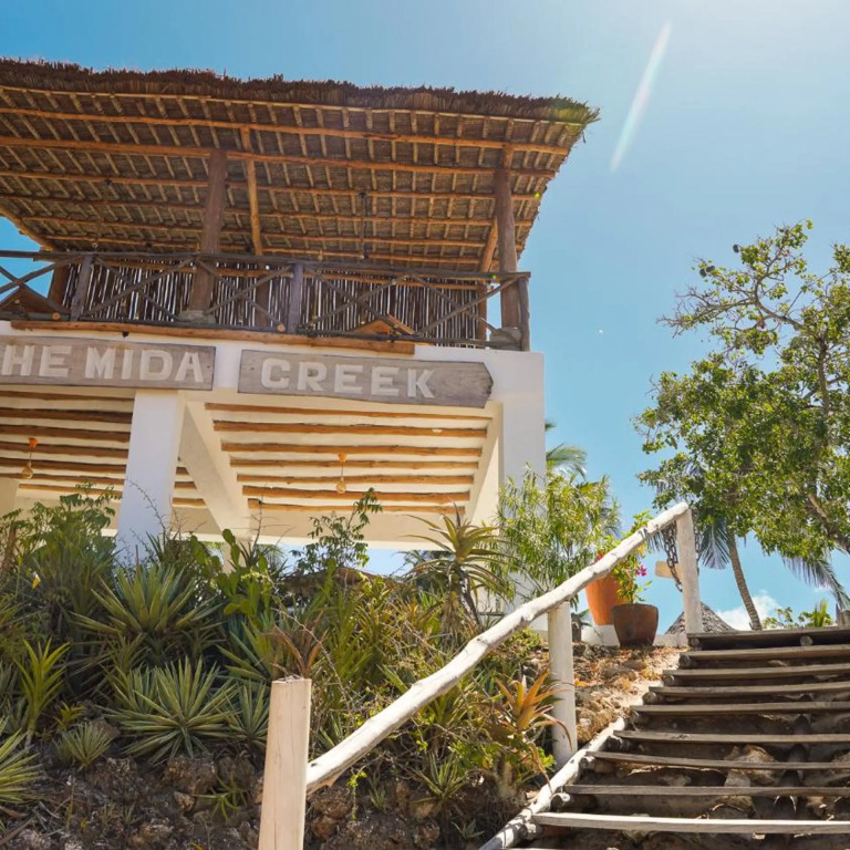 Merry Crab Cove - Après-Safari Beach Hotel