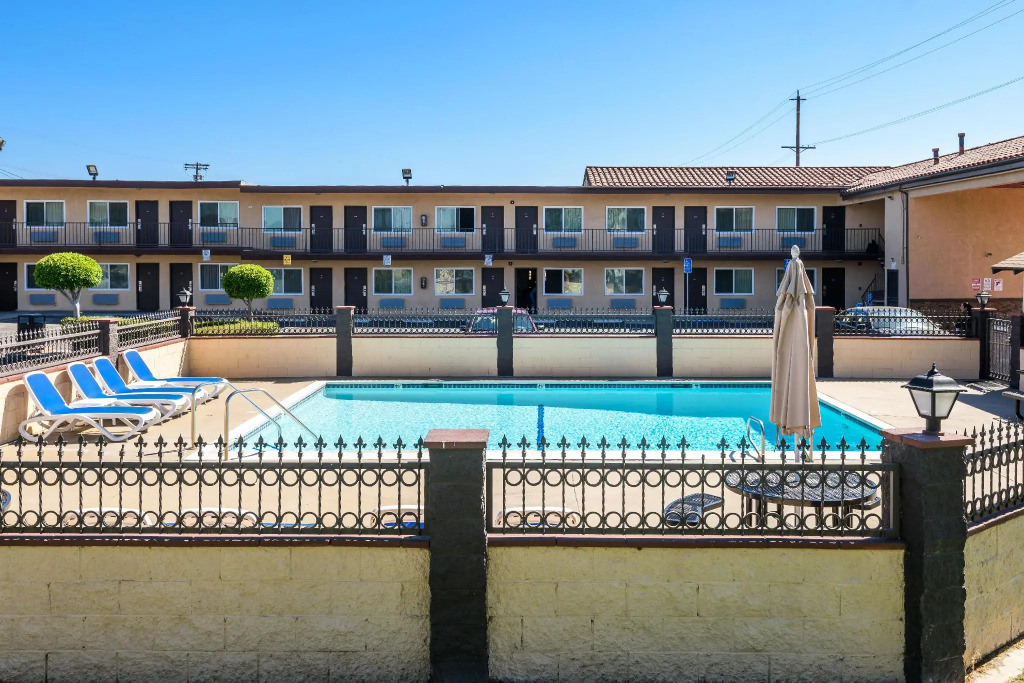 Sea Rock Inn - Los Angeles