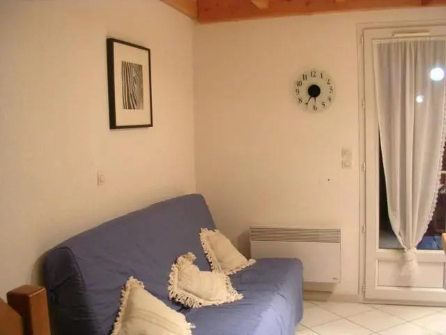 Belle villa dangle, 6 couchages, cuisine climatisée, 3 chambres terrasse ombragée parking dans résidence sécurisée avec piscine commune, 400m de la mer, LROND24