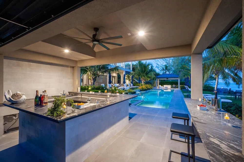 Black Urchin Boutique Resort