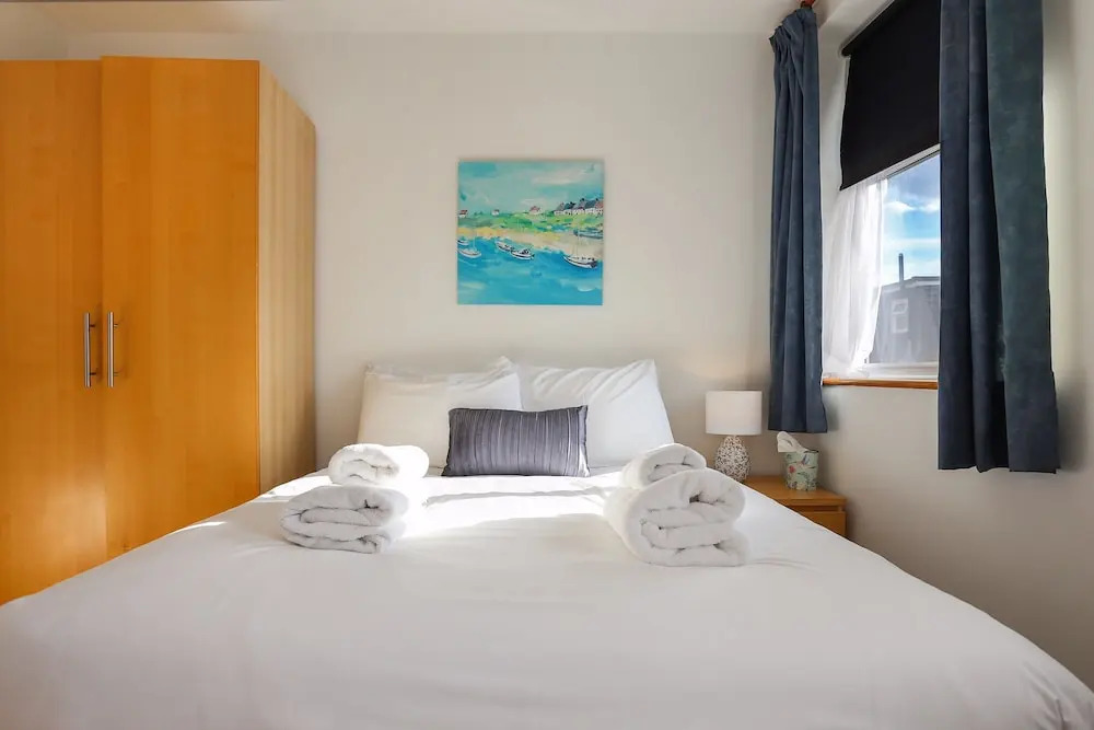 Spacious 4 Bedroom Home in East London