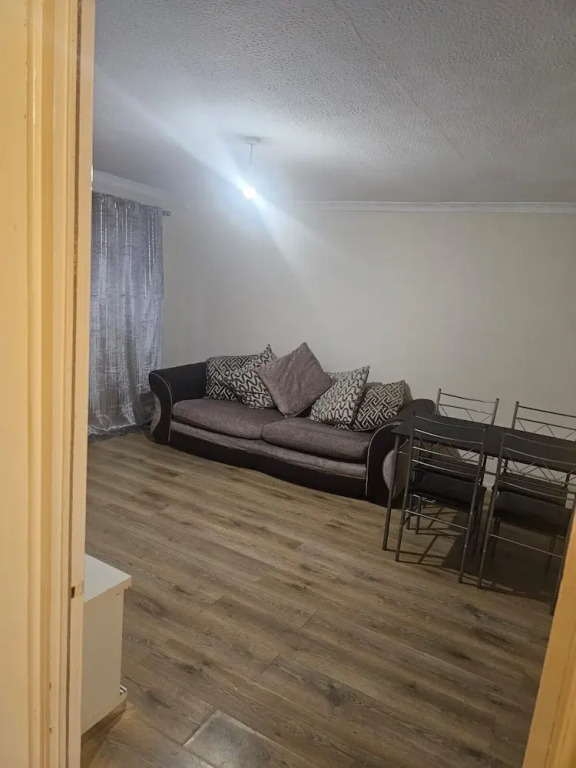 Cozy London Apartment Near River Thames