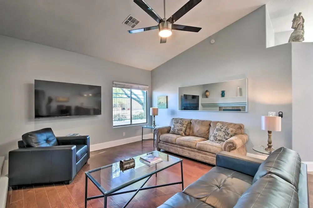 6 Mi to Downtown: Condo w/ Patio in Tempe!