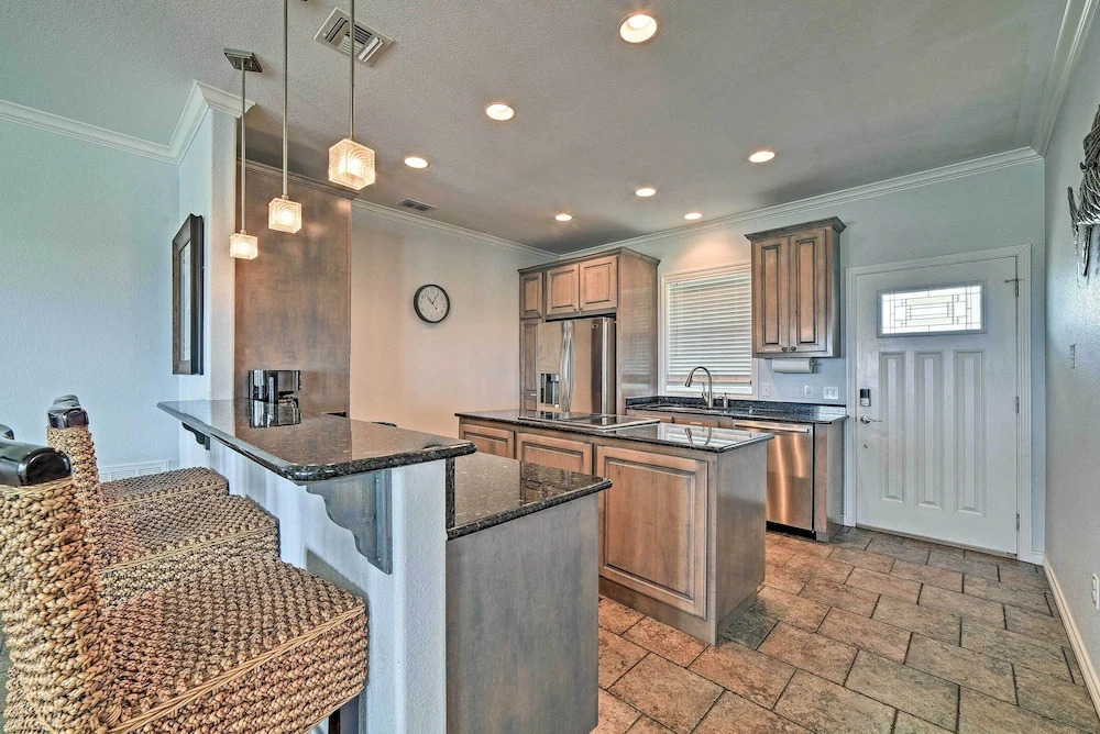 Waterfront Rockport Home w/ Deck & Boat Ramp!