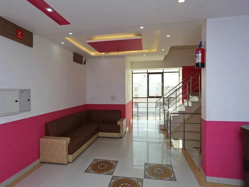 Capital O 10970 Hotel Krishna Palace