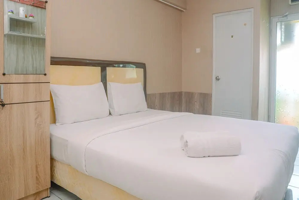 Great Choice Studio Green Pramuka Apartment by Travelio