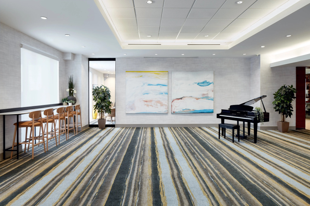 Holiday Inn & Suites Montreal Airport by IHG