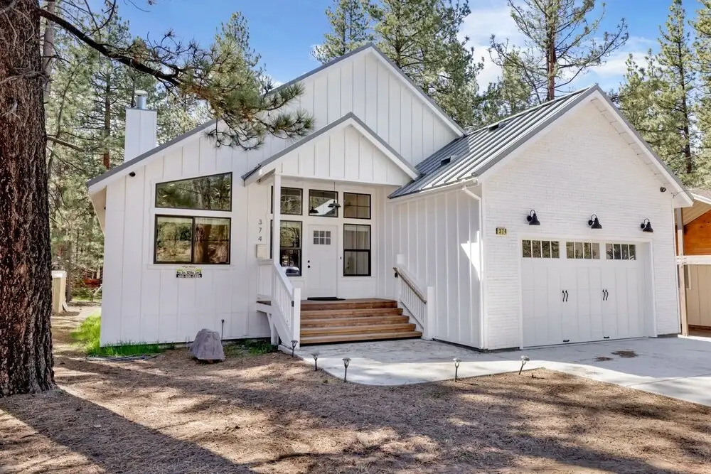 2018-mountain Palace 4 Bedroom Home by RedAwning