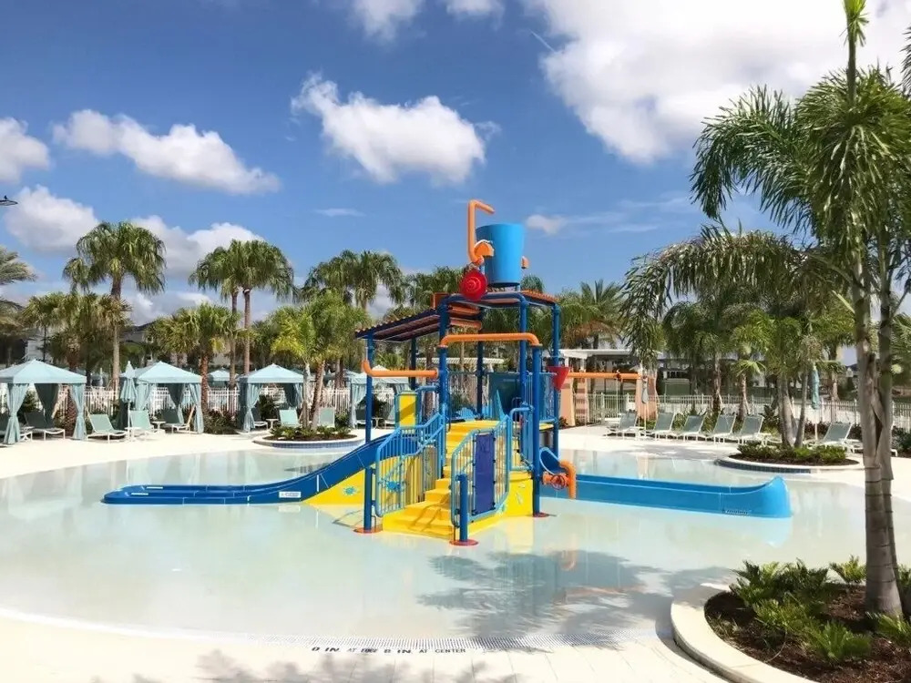 "sanitized" Solara Beautiful Home! 4 Bedroom Townhouse by Redawning