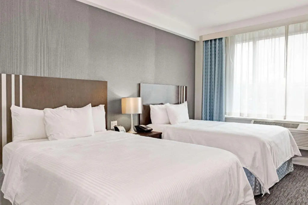 Wyndham Garden Long Island City Manhattan View Hotel