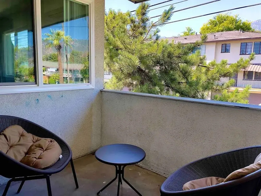 2b2b APT Close to Rose Parade and Pasadena Oldtown