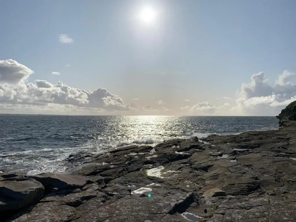 Spectacular ocean views & minutes to Cliffs- Clahane Shore Lodge