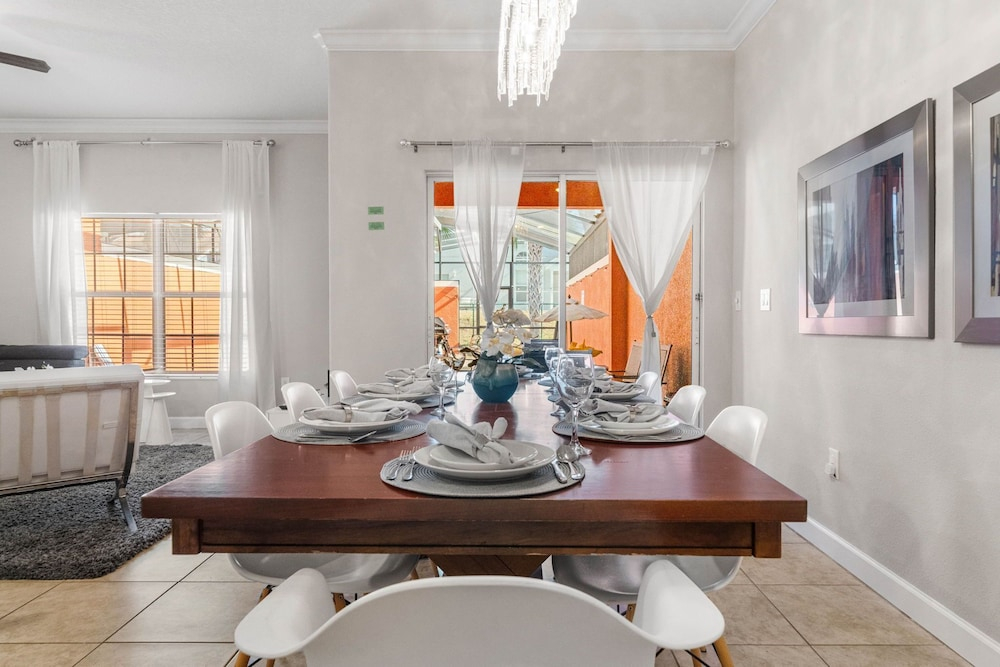 Paradise 4Bd w Private Pool & Waterpark 2941
