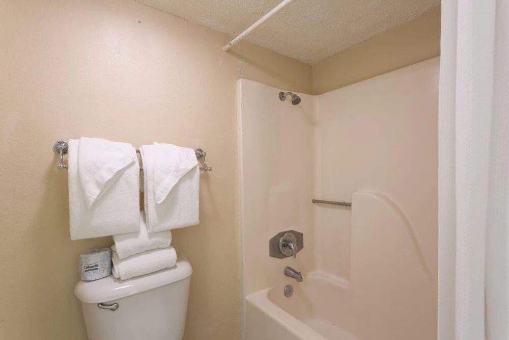 Saida IV Condominium 803
