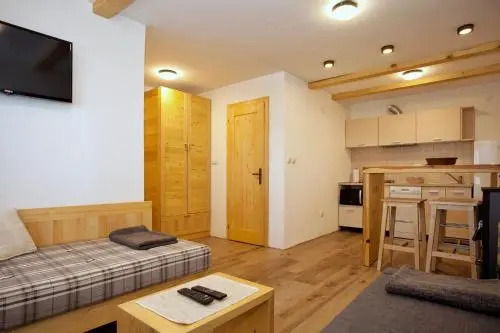 Hostgost at Čupino Sokače