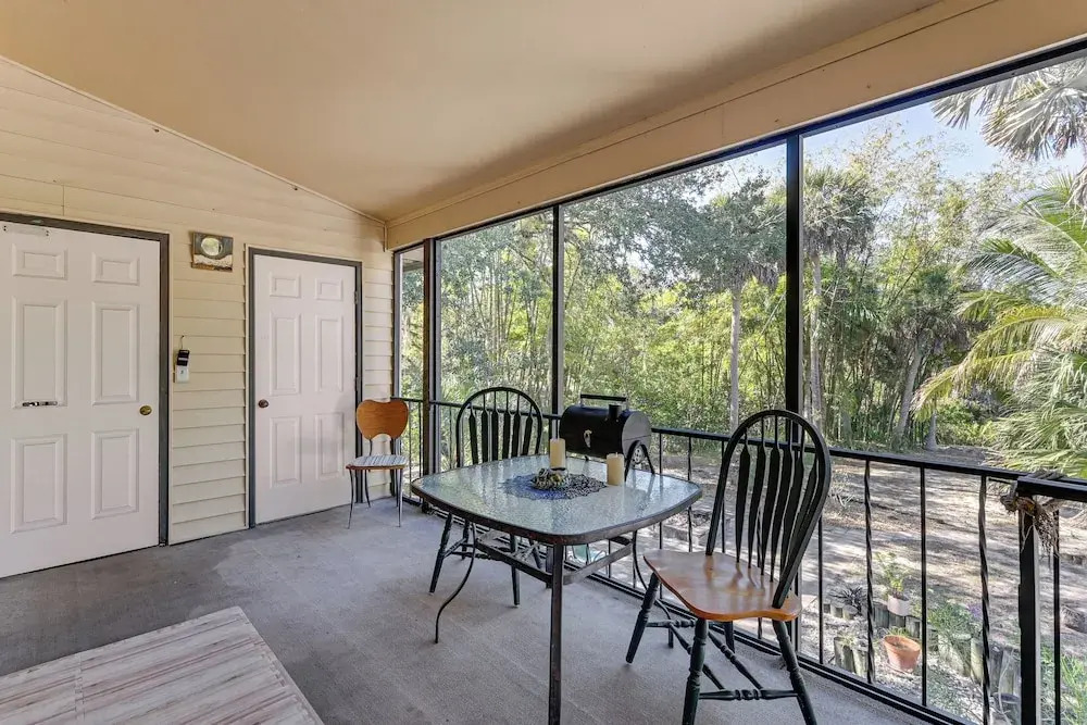 Tropical Vibes! Riverfront Bonita Springs Hideaway
