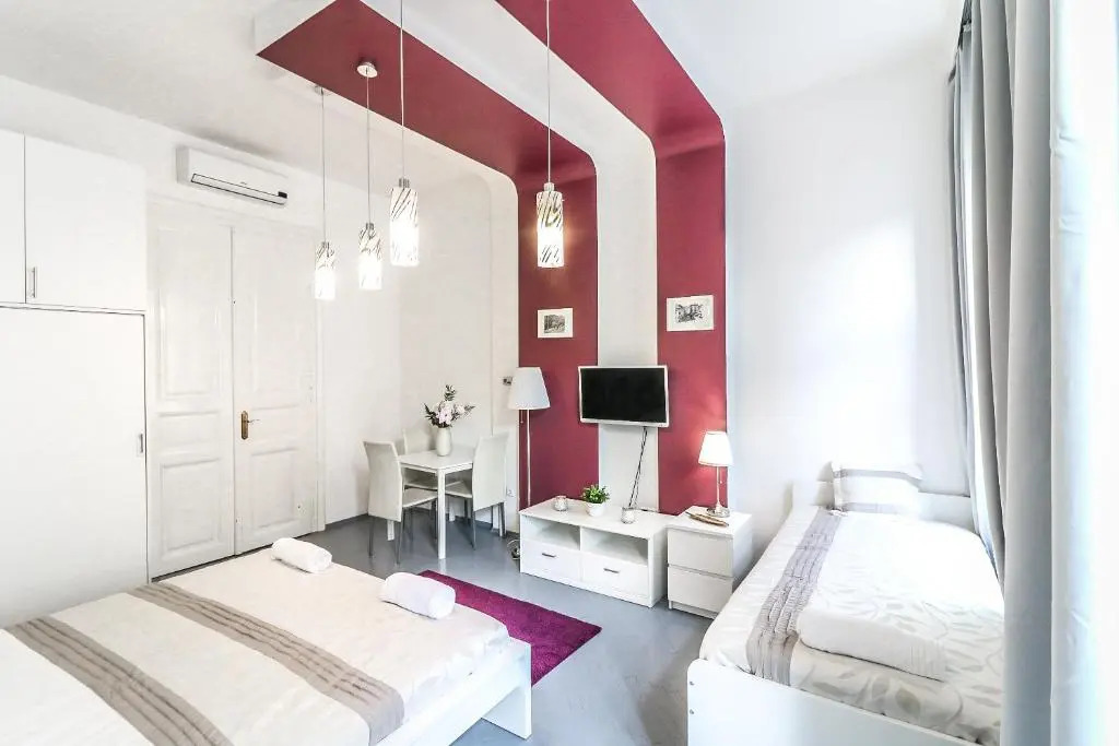 Real Apartments Hegedű