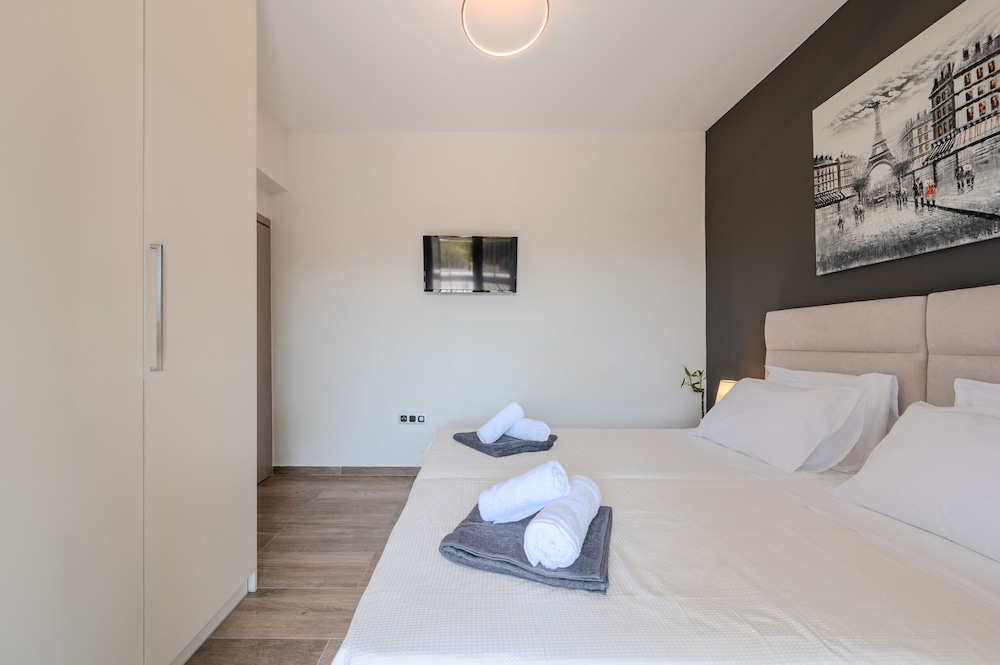 3As 3BD Villa, Heated Pool, Sauna & Gym