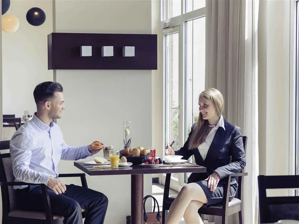 Mercure Kamen Unna