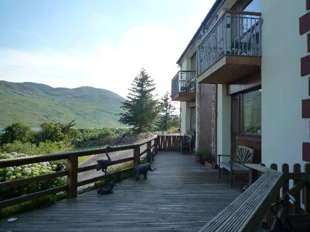 Kylemore Pass Hotel