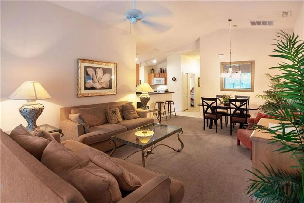 A 4 Bedroom Villa in Davenport With its own Private Pool