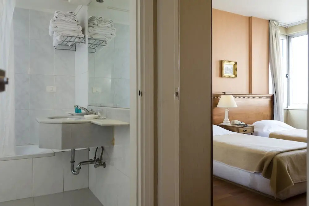 Holiday Home Suites