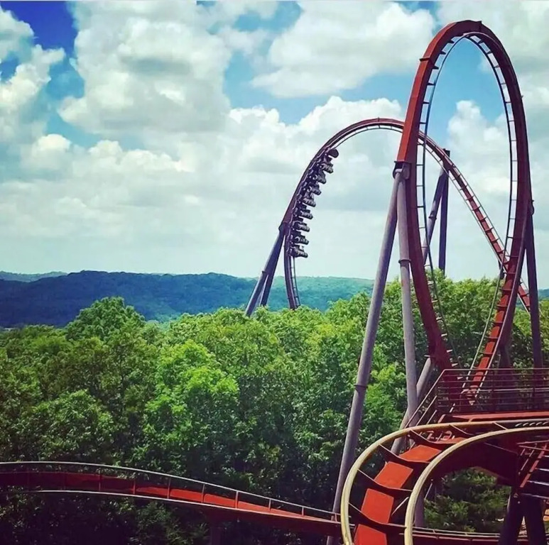 THE BRANSINN Entertainment District