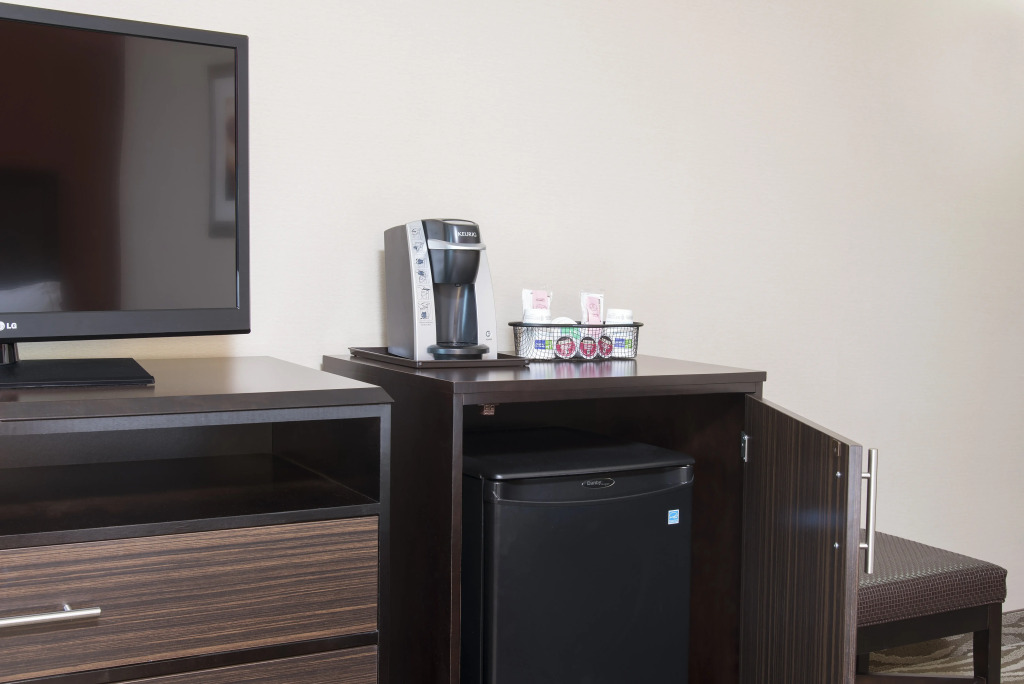 Holiday Inn Express Hotel & Suites Grand Rapids-North by IHG