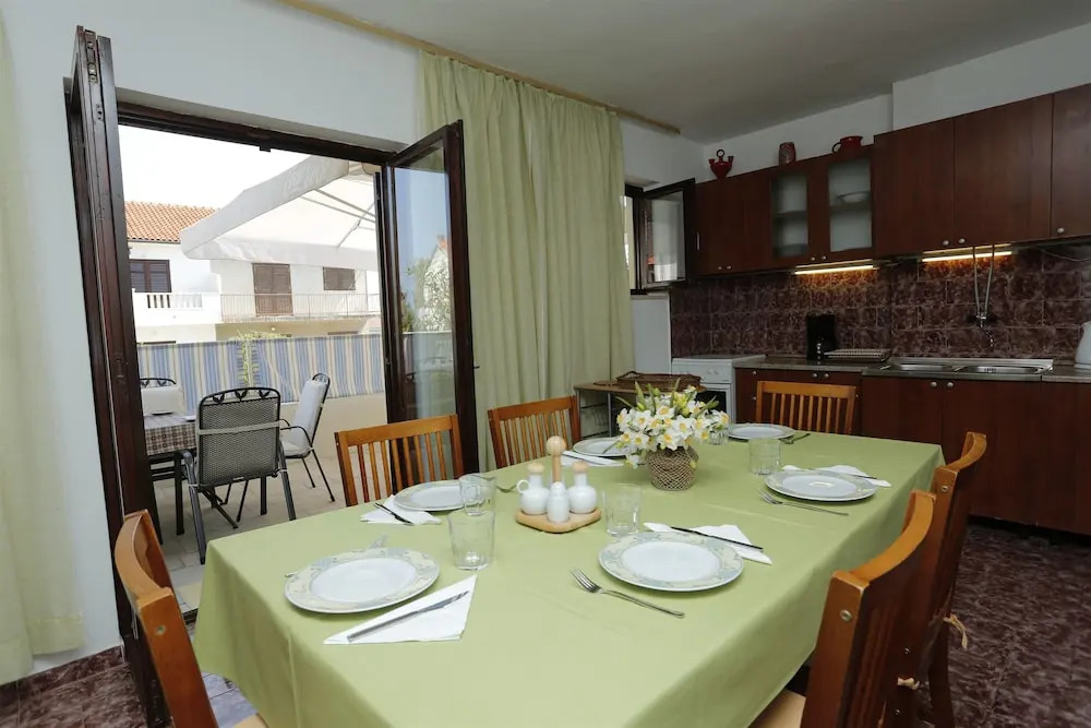 Apartment Bracholet