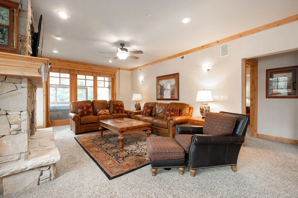 Town Pointe C201 3 Bedroom Condo by RedAwning