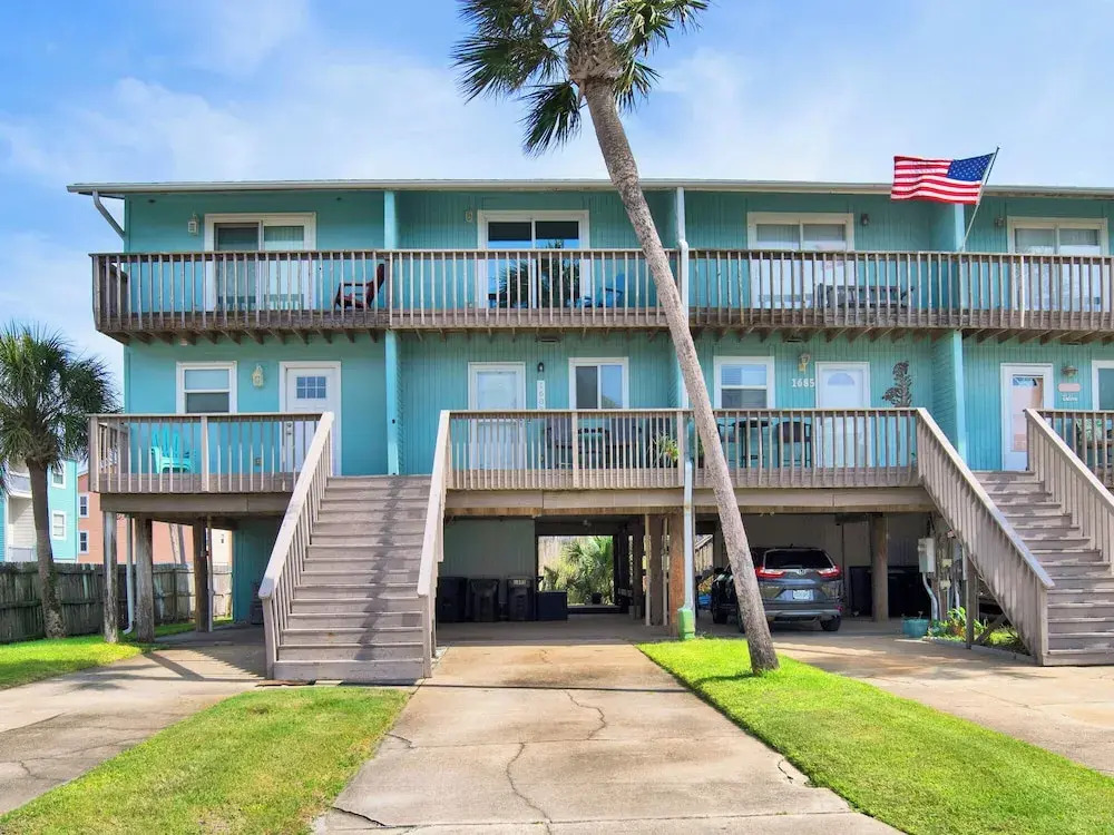 Coconut's Beach House by Southern Vacation Rentals
