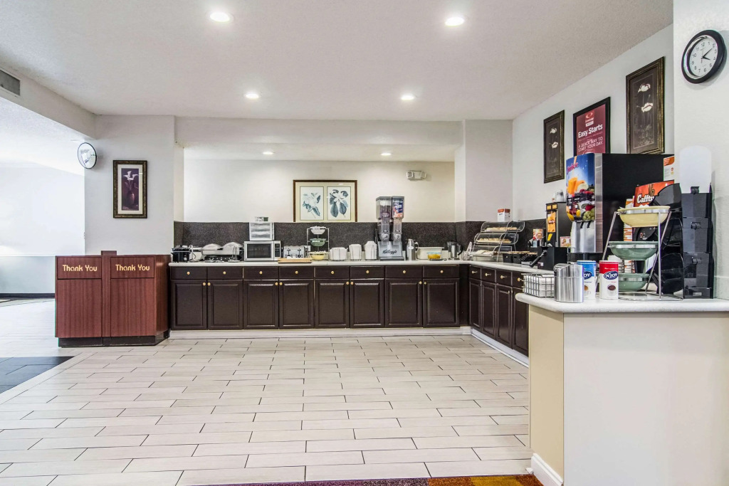Econo Lodge Darien