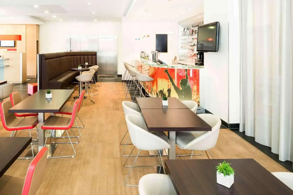 ibis Esch Belval