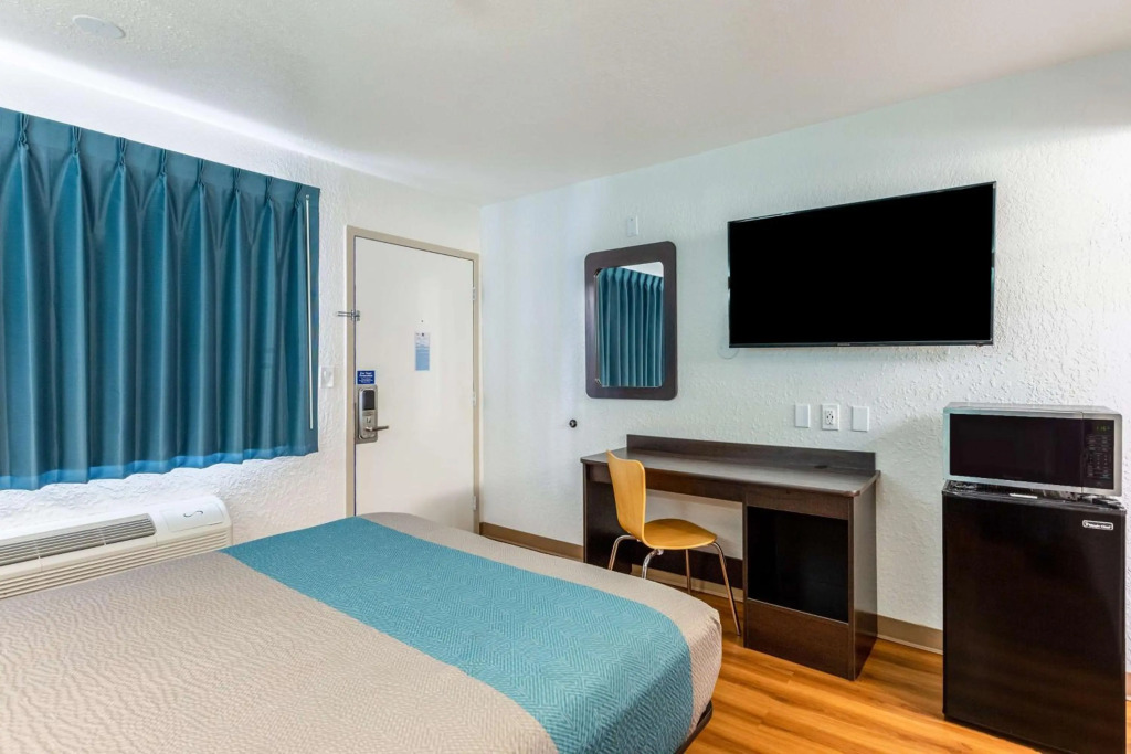 Motel 6-Valdosta, GA - University