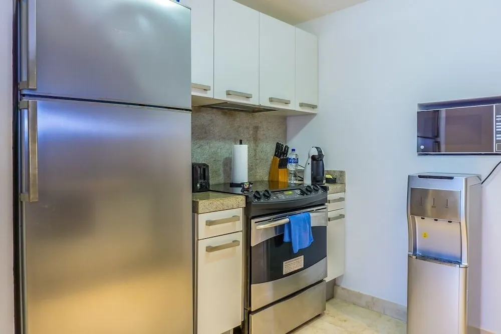 Elements Garden House 10 2 Bedroom Condo by Redawning