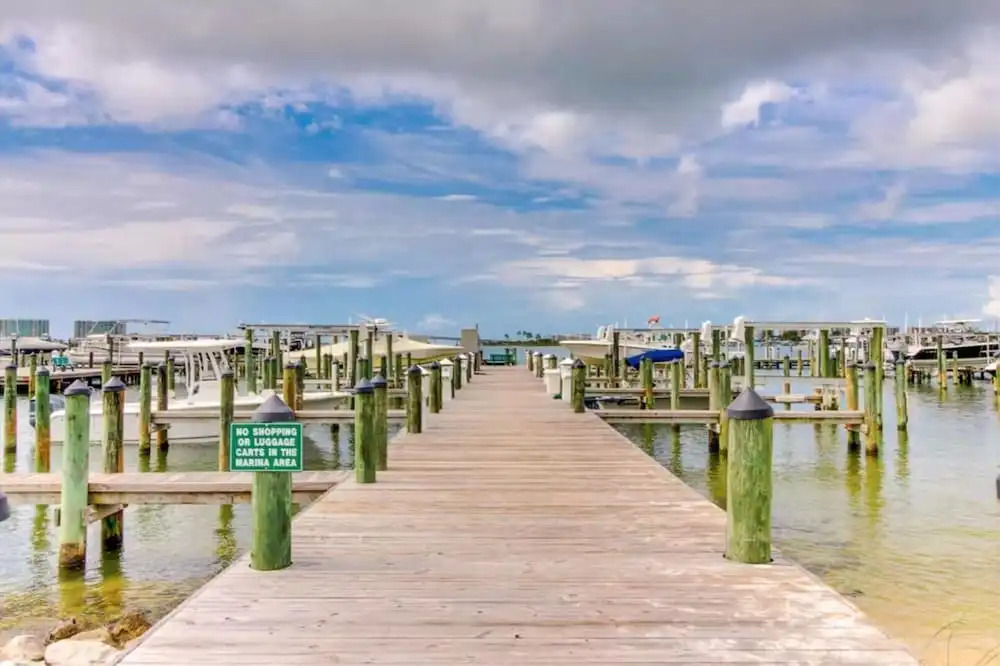 3br/3ba w/ Lazy River & Slide Sleeps 8