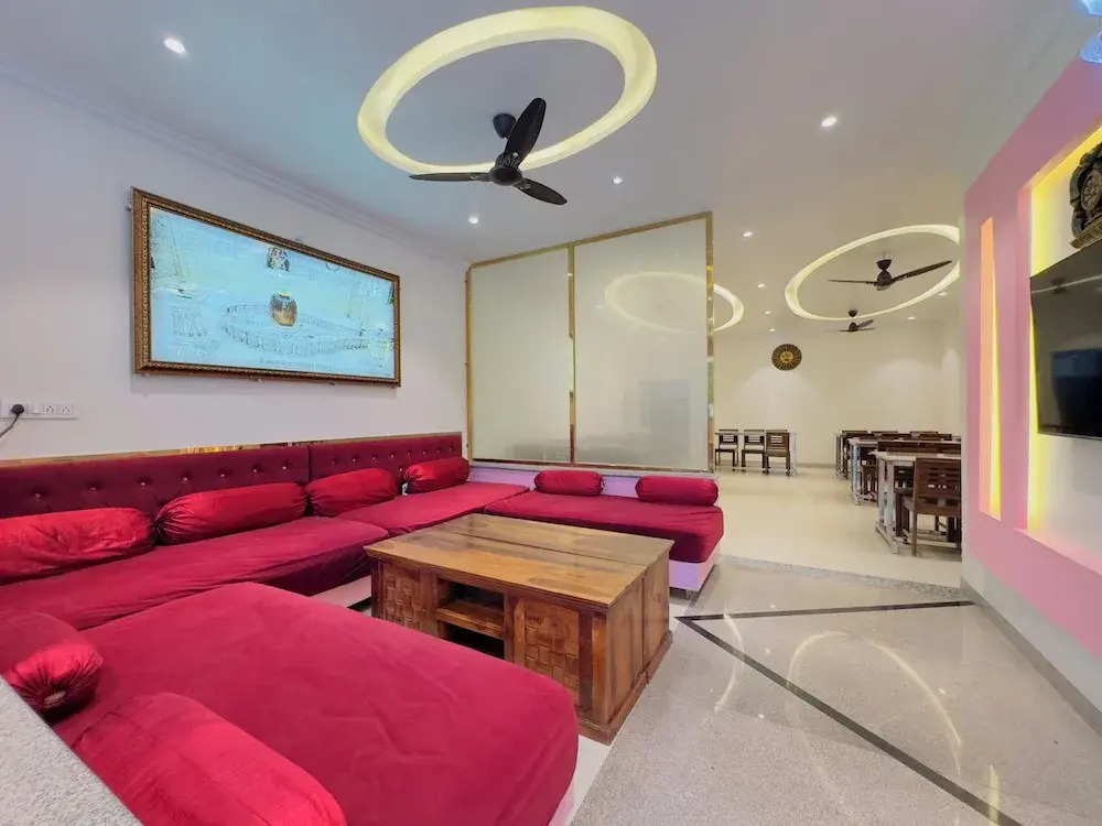 Hotel Jyotirlinga- One Way Drop to Mahakal Temple