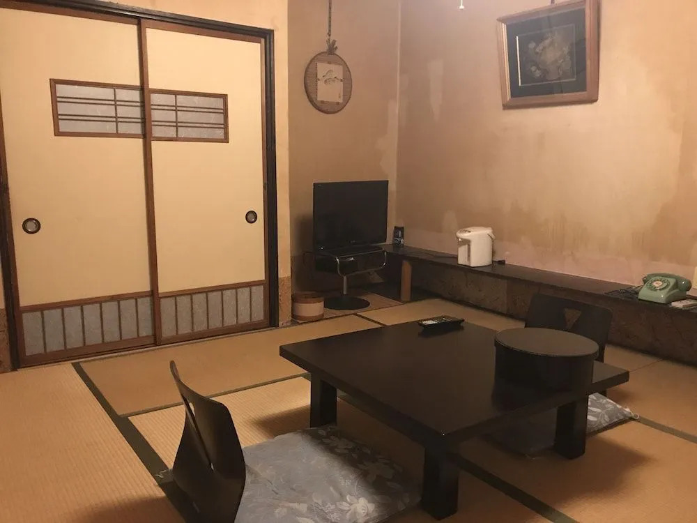 Sinbashi Ryokan