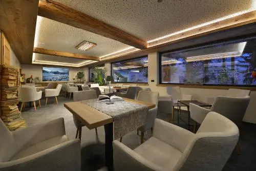 Hotel Bucaneve