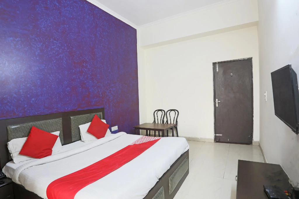 OYO 19664 Aman Hotel