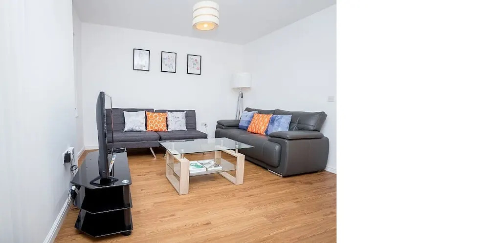 Walking Distance to Town With Free Parking