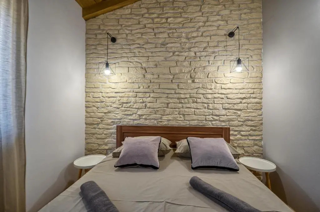 Cozy, Spacious and Fenced Holiday Home Near the Sea